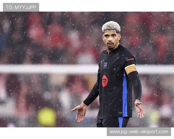 巴萨年轻中卫崛起，未来防线支柱诞生，巴萨青训中卫