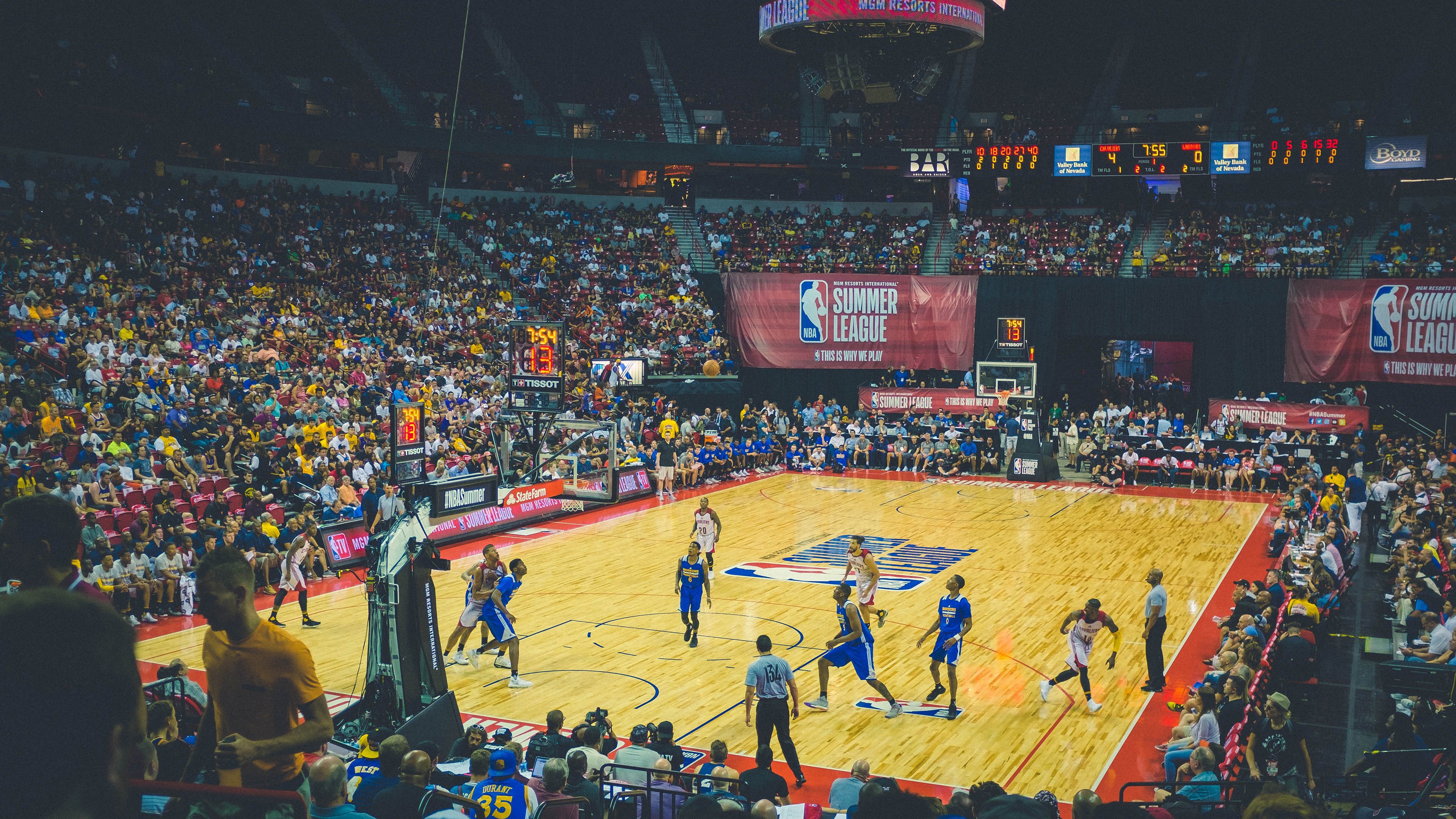 星空体育电脑版-勇士118-107大胜太阳，库里28分领军，穆迪爆发！，勇士18年